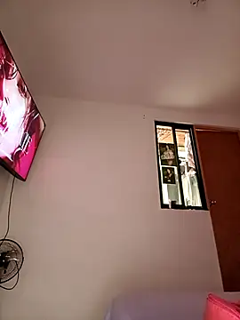 luna pinky online show from April 10, 4:13 pm