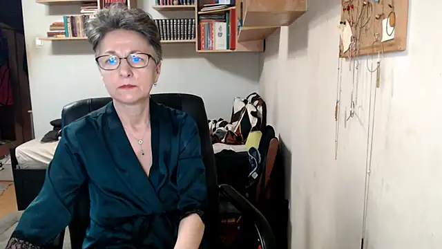 katemodel online show from October 24, 9:27 am