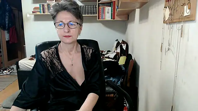 katemodel online show from October 25, 12:24 pm