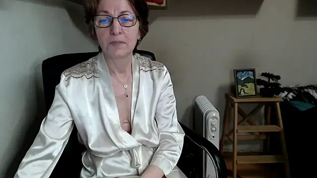 katemodel online show from February 27, 8:47 am