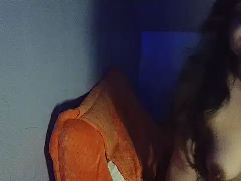 Chillntalkmami online show from February 14, 2:30 pm