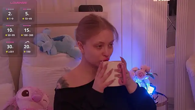 MollyHilton online show from February 3, 3:04 am