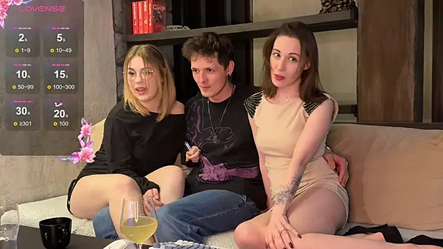 Three Some Dream online show from March 22, 3:18 pm