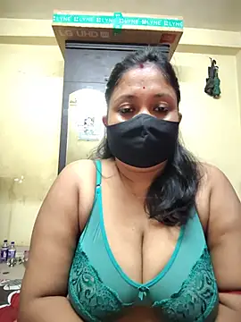 Curvy Trisha online show from July 16, 8:46 pm