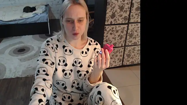 Your guilty pleasure1 online show from March 1, 6:40 pm