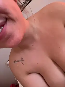ladysofi02 online show from June 16, 11:22 am