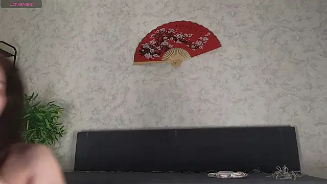 saya li11 online show from March 14, 8:10 pm