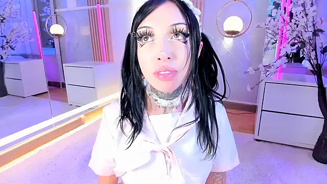 SalemBlackrose online show from March 24, 8:41 am