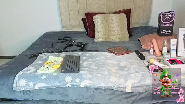 Petite pepper online show from March 18, 12:43 pm