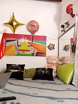 yoahotpetrafiery online show from March 25, 10:45 pm