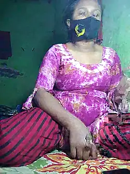 Romantic-Couple999 online show from February 14, 9:50 pm