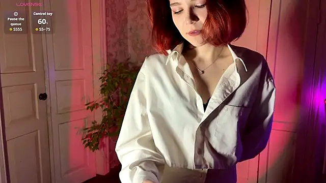 LaurynGeisinger online show from March 7, 3:08 pm