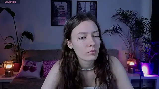 VioletaBloom online show from February 12, 7:32 am