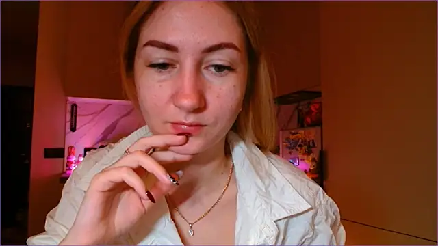 BluueSilk online show from February 3, 6:22 am