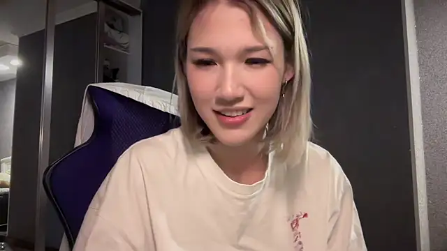 lilXdomiii online show from April 1, 1:41 pm