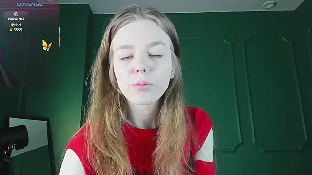  Tina Tayllor  online show from March 4, 11:50 am