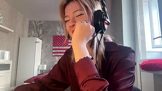 LadyFoxLove online show from February 20, 11:45 am