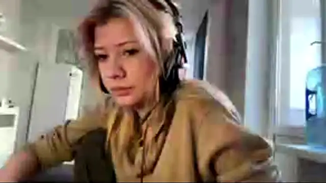 LadyFoxLove online show from February 10, 12:19 pm