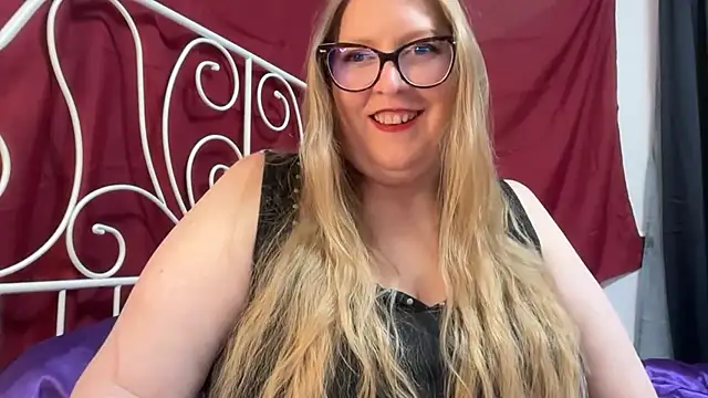 MissCharlotteXx online show from April 10, 1:50 pm