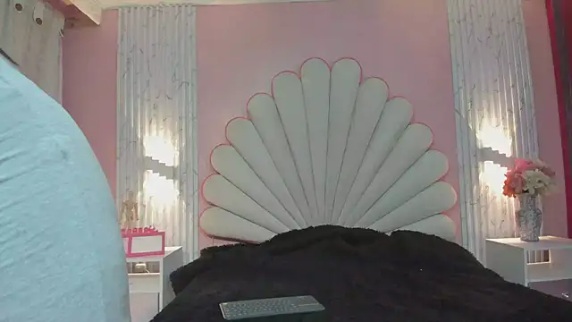 Kateemos online show from February 23, 2:05 pm