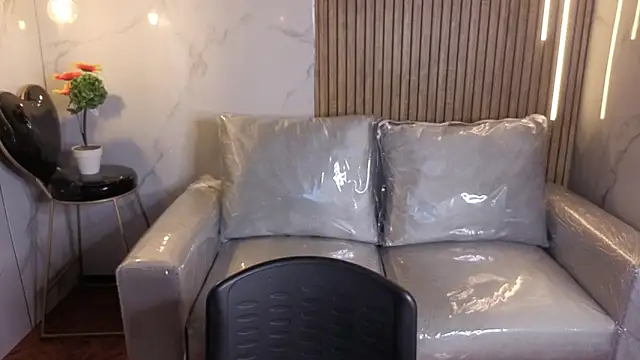 Perla lovely  online show from June 10, 12:59 pm
