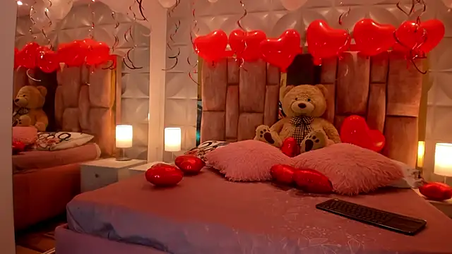 Paris Velvet online show from February 17, 11:37 pm