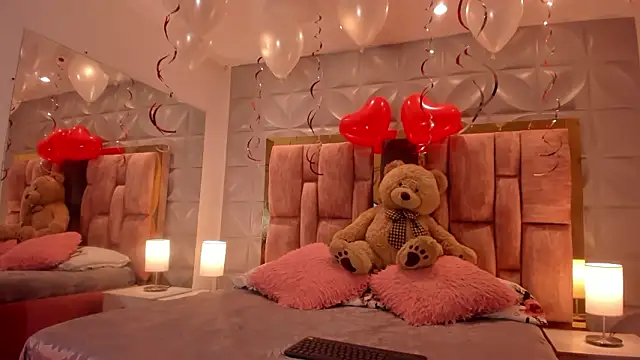 Paris Velvet online show from February 13, 10:44 pm