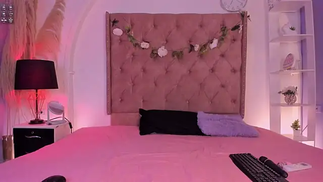 Lia Passion online show from April 11, 8:34 pm