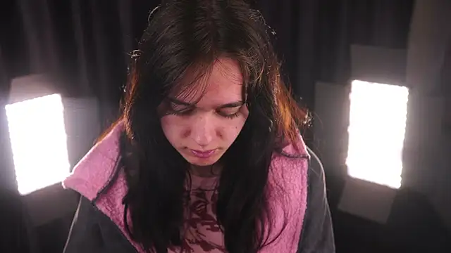 Snapshot of GinnyKittle chatting on February 15, 7:02 pm GinnyKittle online show from February 15, 7:02 pm