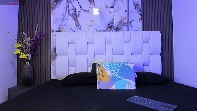 sophiaa10 online show from April 1, 7:11 pm