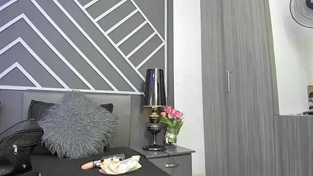 Jessica Boyer online show from April 13, 9:59 pm