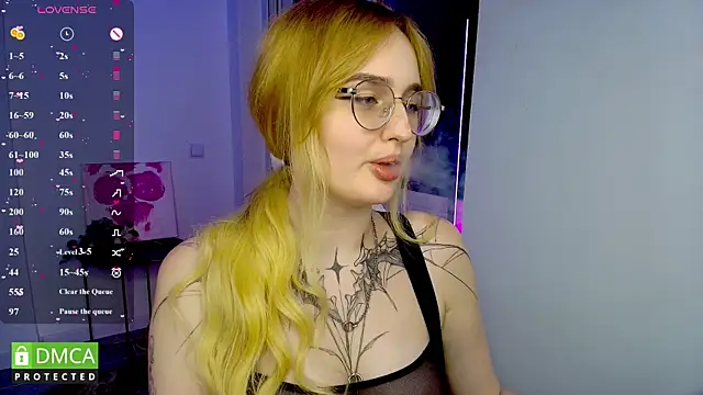 AdeLuna online show from June 4, 9:19 pm