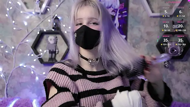 Yunakiss online show from March 22, 9:10 pm