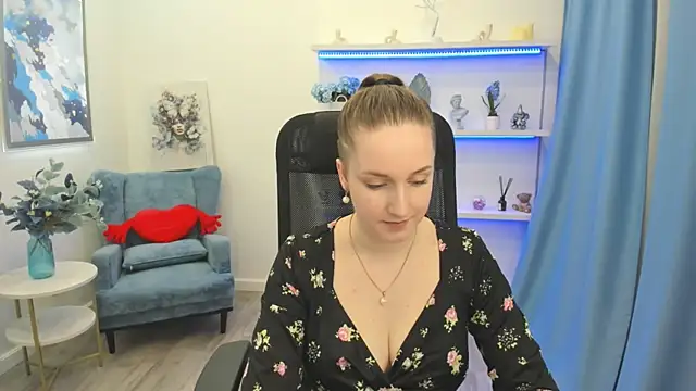 CaseyTerini online show from April 9, 6:19 am