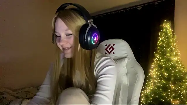 axin burnell online show from February 5, 6:11 pm