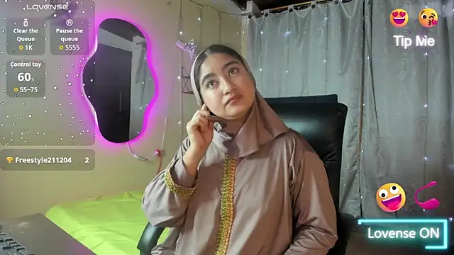 SamiraAwada online show from March 7, 7:43 pm