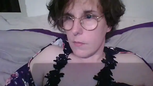 OIseauNoir88 online show from April 22, 8:06 pm