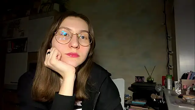 Miaaa Moon online show from March 19, 6:45 pm