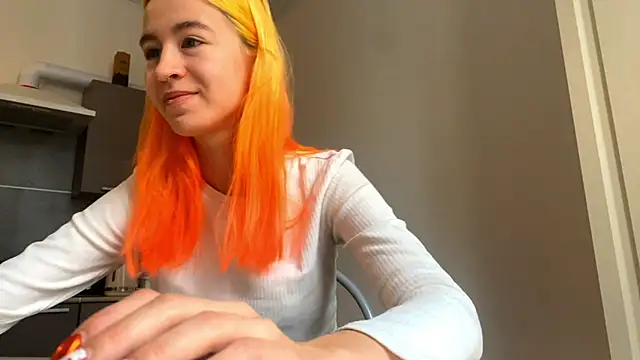 EmilyHein online show from February 4, 7:11 am