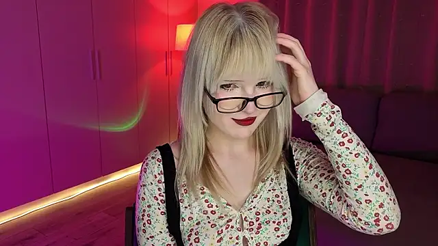 Mary Piersen online show from March 7, 1:01 am