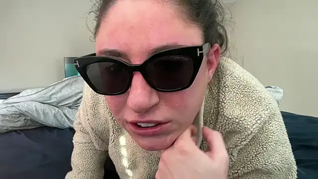 mr mrs glitter online show from January 31, 8:29 pm