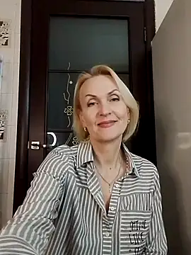 MichelleSolis online show from April 15, 6:52 pm