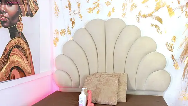 miluroose online show from February 4, 8:45 pm