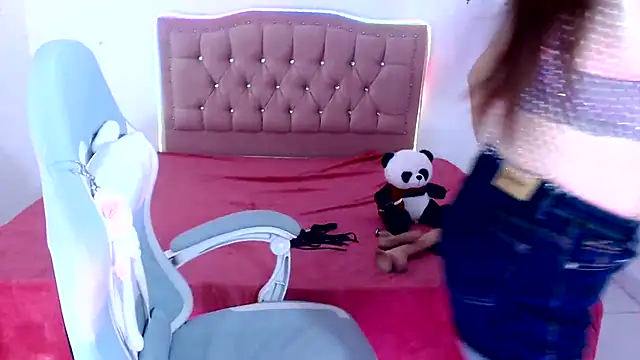 snowhot-69 online show from July 18, 9:01 am