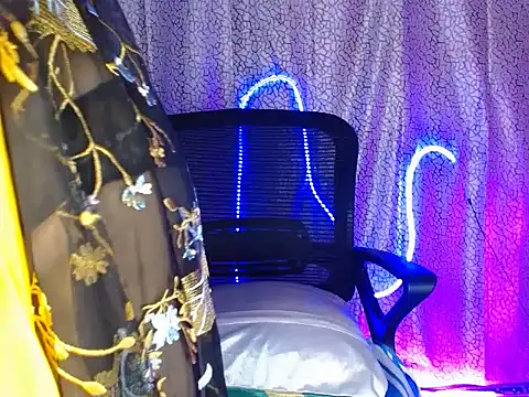 ELIZA 01 online show from March 7, 5:14 am