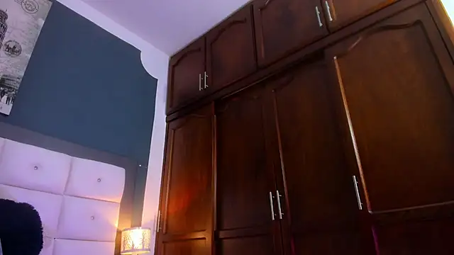 RED VIOLETH online show from February 11, 1:56 pm