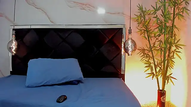 IrinaVoshh  online show from April 15, 7:14 pm