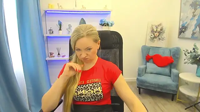 CharlotteKerti online show from March 25, 12:41 pm