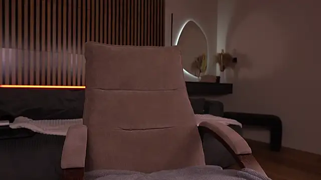 Kalisa s online show from April 22, 7:44 pm