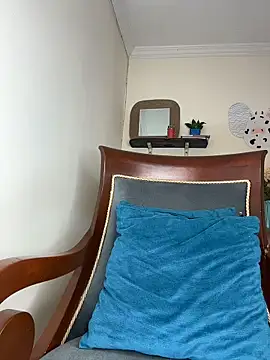 LilaRvsh online show from April 6, 5:47 pm